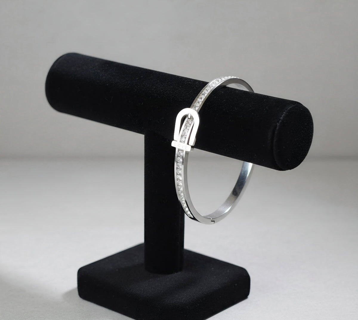 Elegance Buckle Cuff