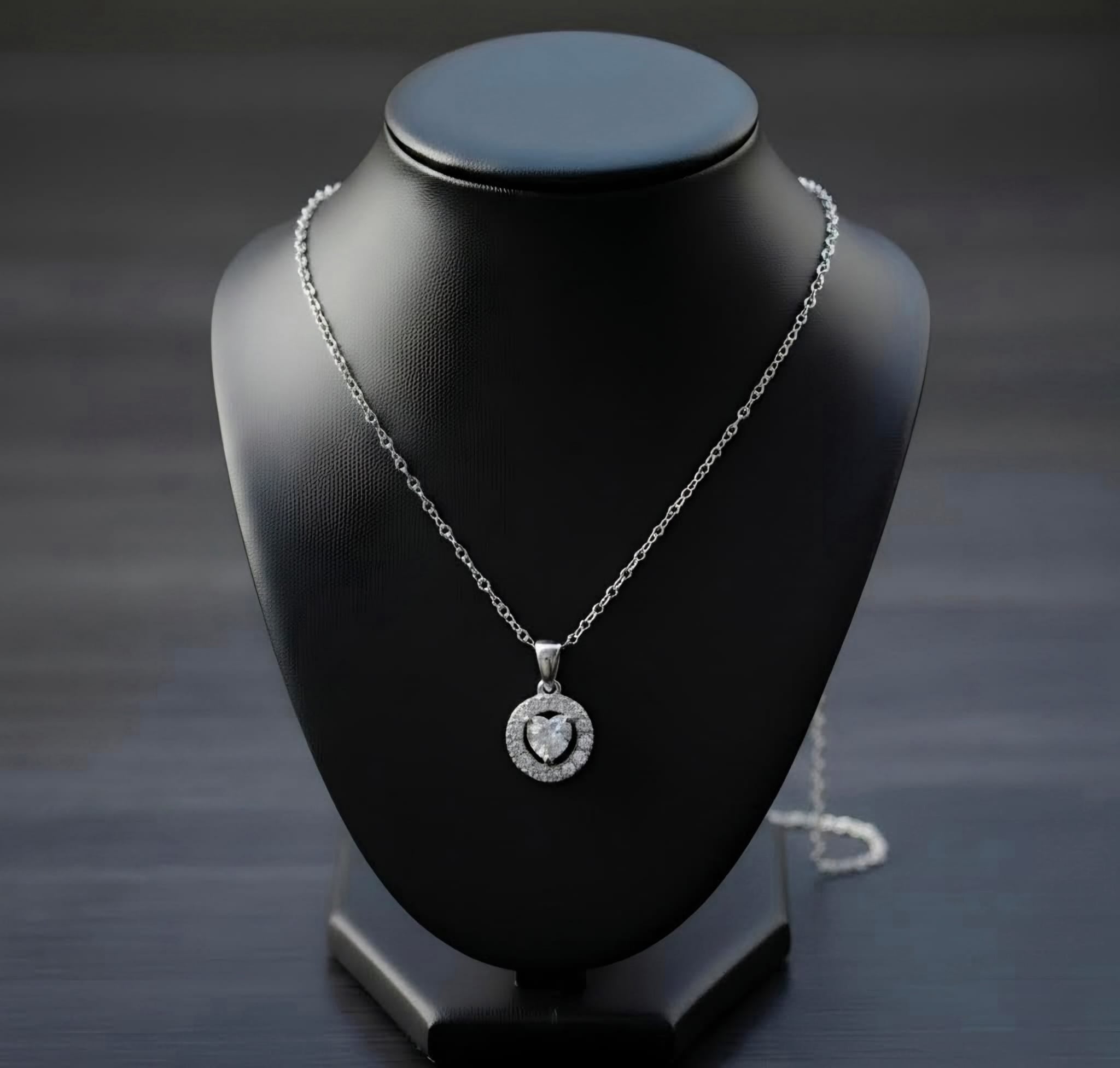 Lunéa Collection Necklace
